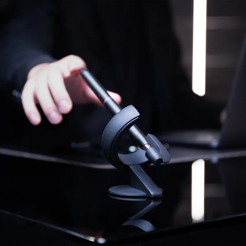 Novium Hover 3.0 Future Edition Fountain Pen - Deep Black